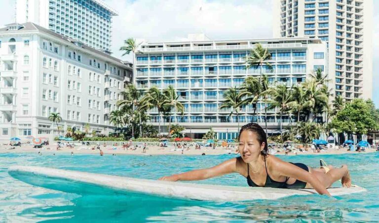 Moana Surfrider Surf Lessons
