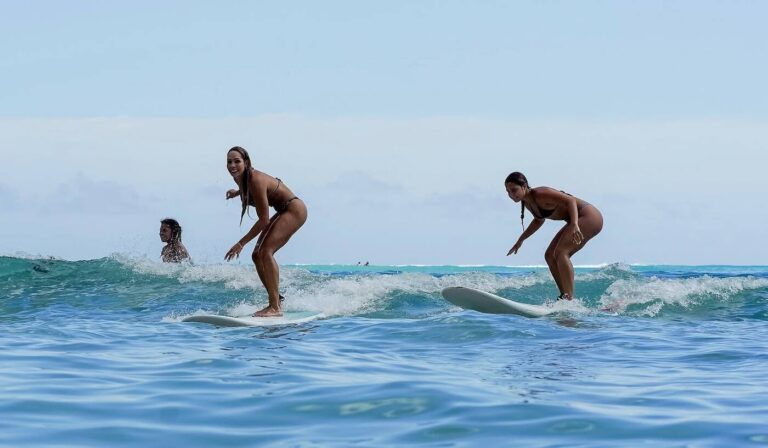 Twin Fin Waikiki Surf Lessons